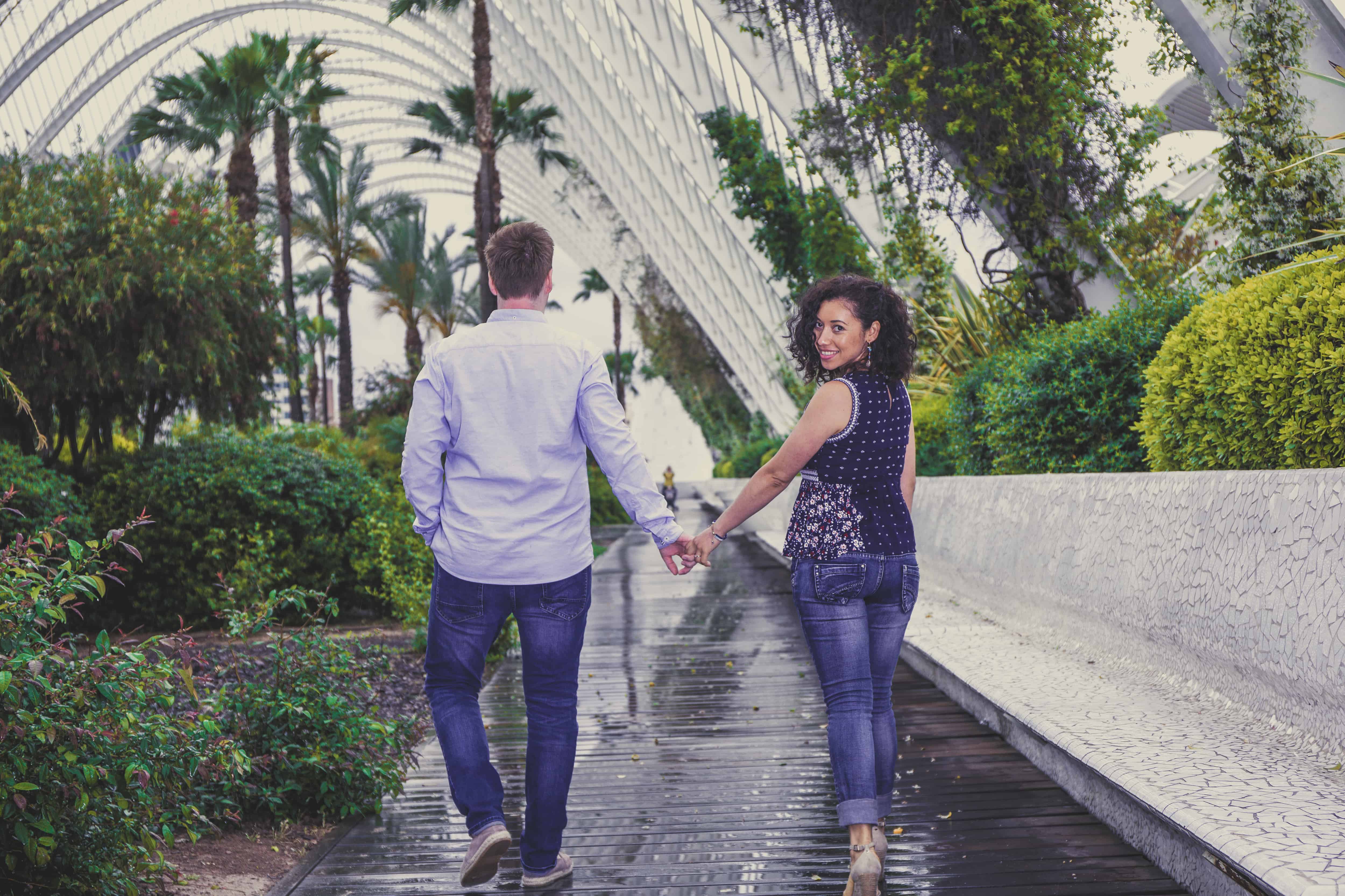 Sesión preboda jardín Ciudad de las Artes