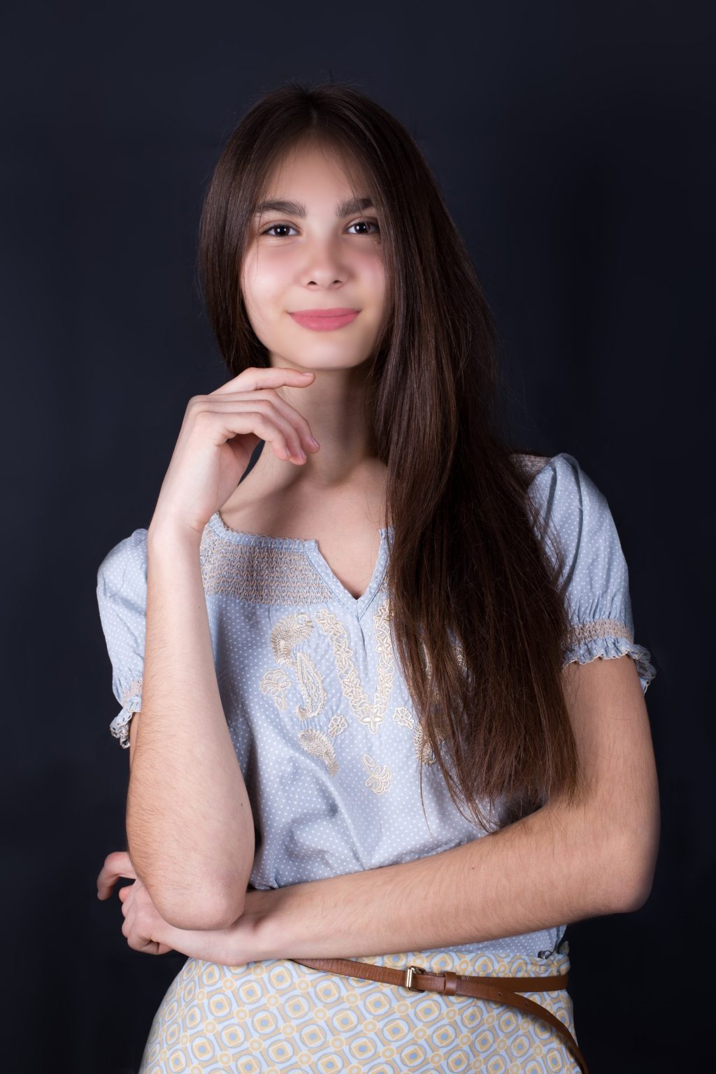 Retrato sereno de una joven